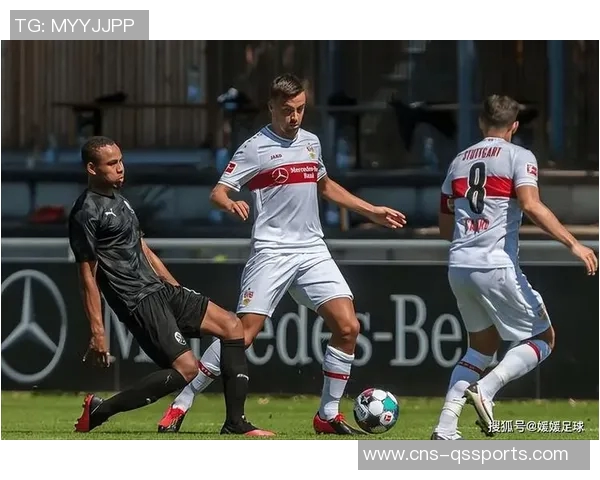 桑德豪VS对手的激烈较量揭示了足球战术的深层次博弈与团队协作的重要性